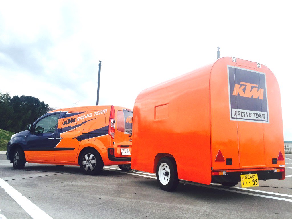 Accela バイク記事紹介 در توییتر 牽引免許が不要で 軽自動車でも牽引できるトレーラー 幌馬車くん これで乗用車でもバイクを運べて キャンピングカーにもなれる T Co Y8xp9bnac6