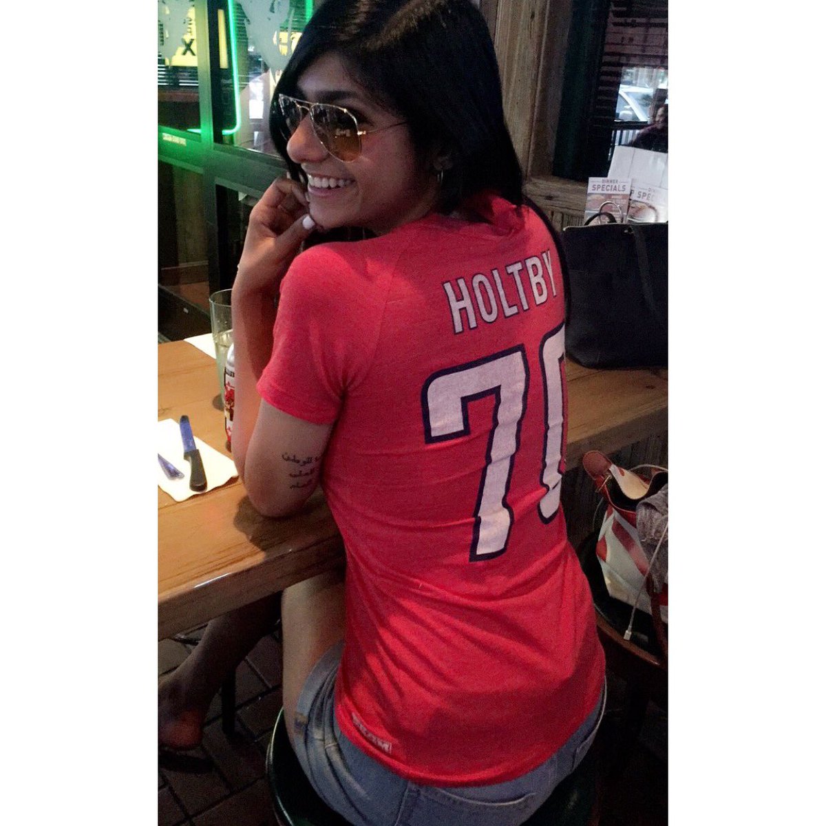 miakhalifa's tweet photo. So much love for the HoltBeast 🏒 Getting us through the playoffs #VezinaTrophy #RockTheRed https://t.co/AyyD62vJDE