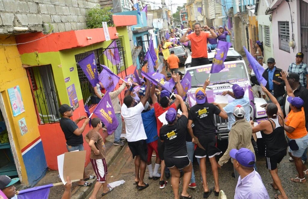 VanCiudadana's tweet photo. Los opositores que recojan que ya ganamos con @DaniloMedina @JCesarValentin y @AbelMartinezD #Distrito1ConValentin https://t.co/MkSdC93Sws