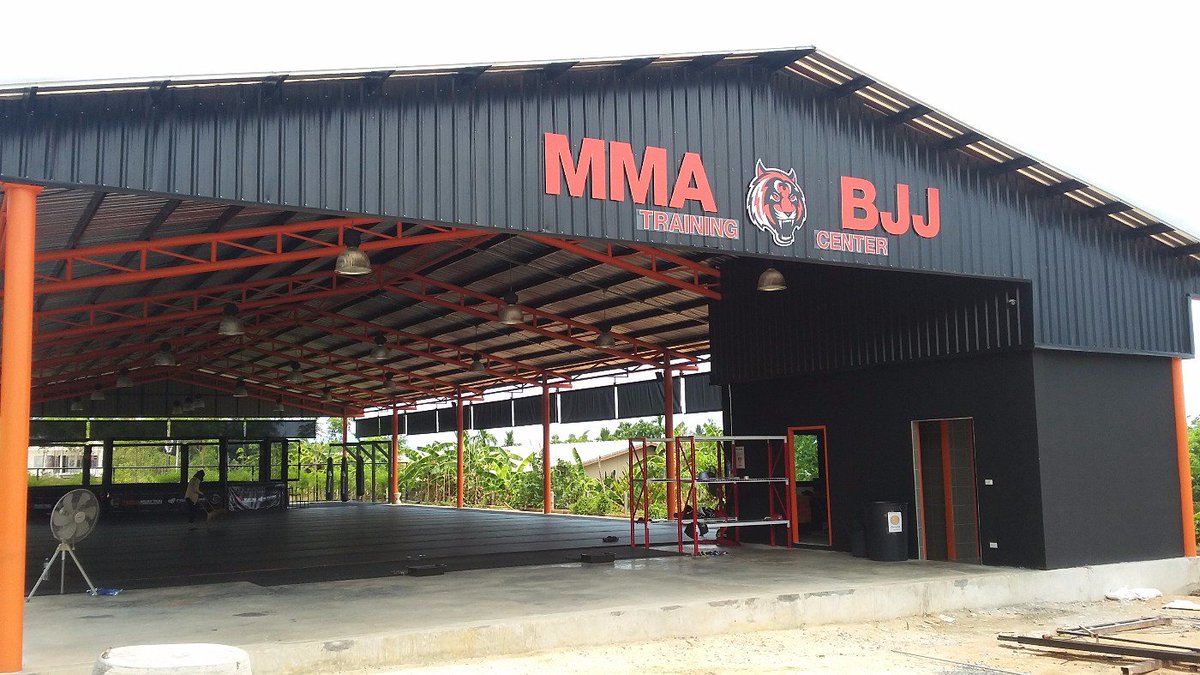 MMA_Hardcore's tweet photo. Just got done training &amp;t rying out for @tigermuaythai already feel a little home sick from here cant wait to return https://t.co/Z7AZBA06j1