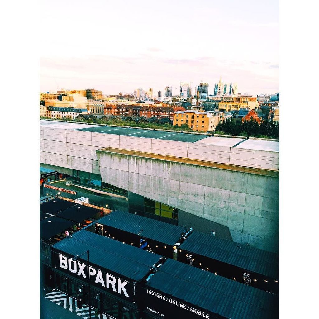themakingoflola's tweet photo. View from the top. #shoreditch #boxpark #shoreditchhouse #sohohouse #sunset_itis #bankholiโฆ https://t.co/a3ZrWtjB5g https://t.co/IdEFhbCVD6