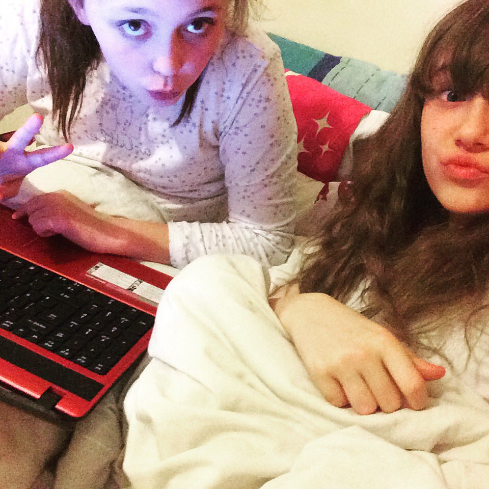 ellabowsjackson's tweet photo. Bars..golas #besties https://t.co/gnfrsOiu3R