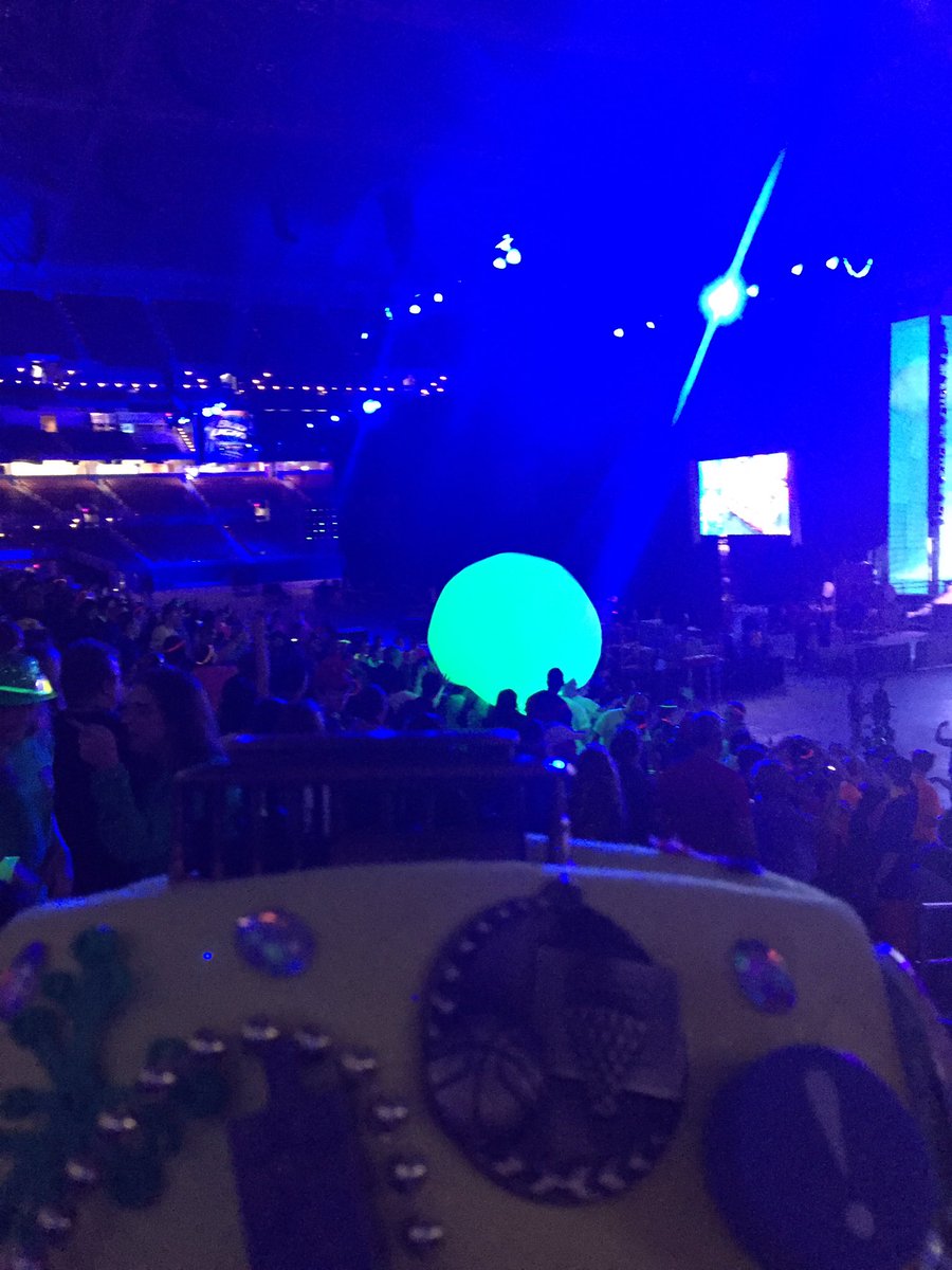 flltechmagic's tweet photo. Let's get this party started - Closing ceremonies #FIRSTChamp #CelebrationSaturday https://t.co/KDshFjcALz