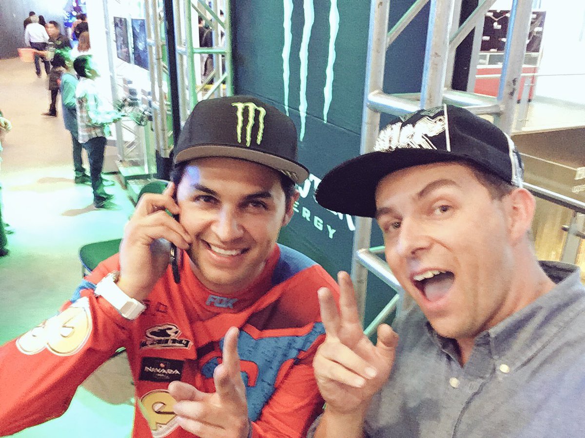 ¡Ya estamos en <a href="/XpilotsFMX/">Xpilots</a> con <a href="/johannungaray/">Johan Nungaray</a> y <a href="/arturomacias977/">Arturo “el Turry” Macias 🚁</a>! 🔥🏍