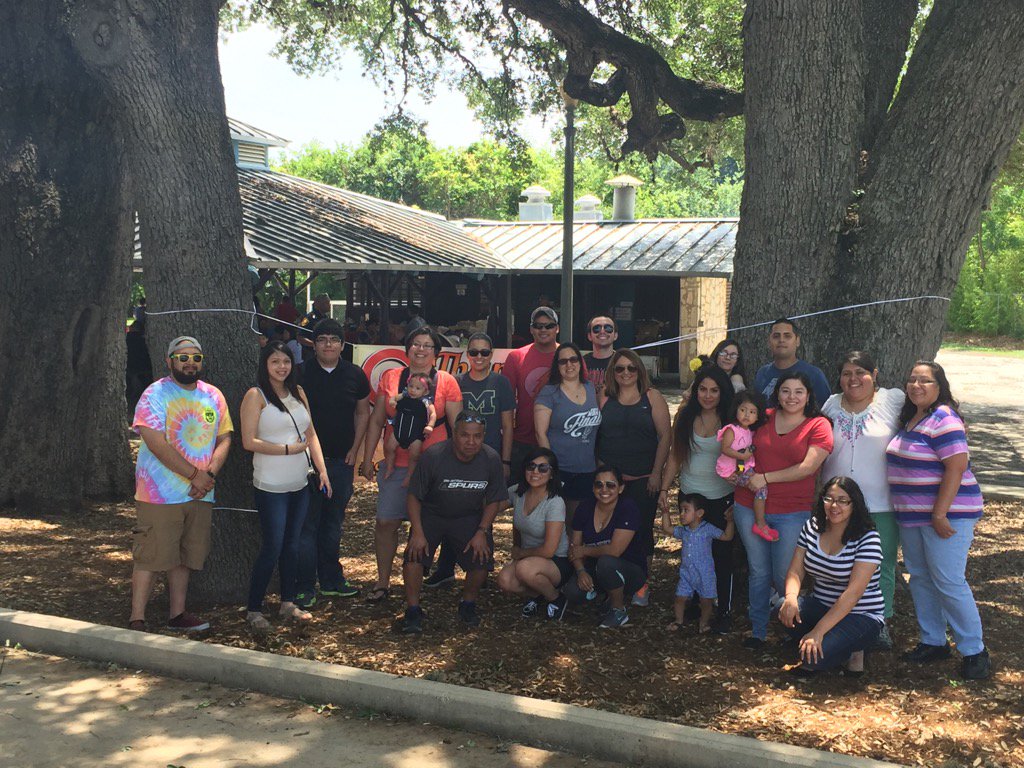 Good times at D327 picnic <a href="/Jennings_Randi1/">Randi Jennings</a> <a href="/mrod0209/">Monica Rodriguez</a> @vgranado6 <a href="/Cynedee_ETL/">CynEdee_ETL</a> <a href="/B_Huedepohl/">Brandon Huedepohl</a>