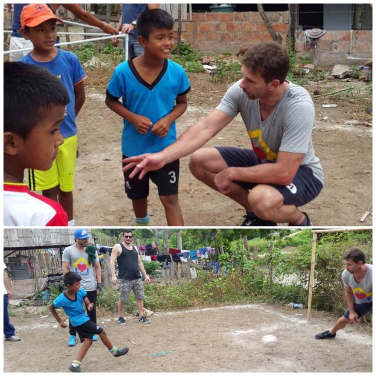 aguschmer's tweet photo. Lo que no pudo hacer Tevez lo hizo Angelito 😁... Hoy en Canoa le anotó un penal al @Polacoelizaga 🇪🇨⚽️❤️💪🏻. #Cracks https://t.co/TIO1yQkNts