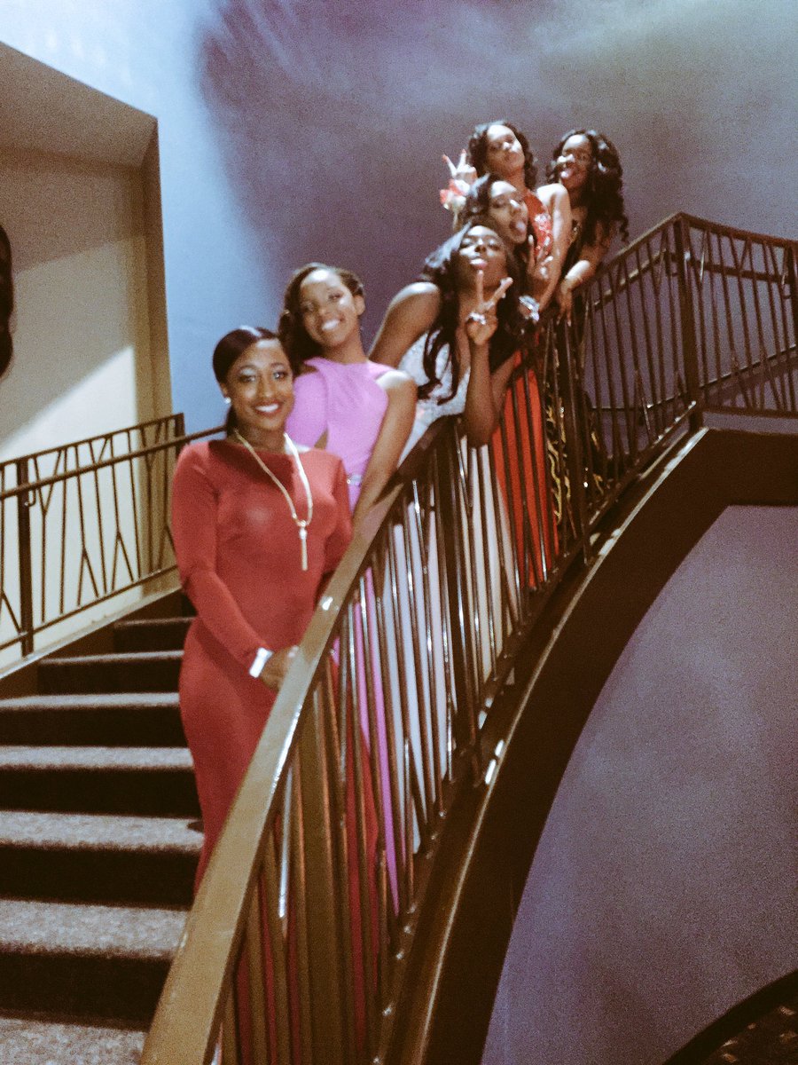 bhewitt1398's tweet photo. #squadgoals #prom2k16 https://t.co/xk2RBcMLzh