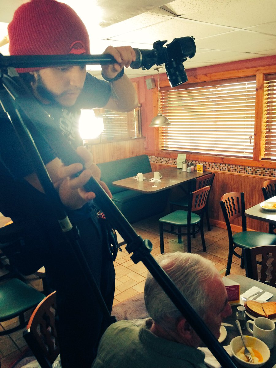 RJ_Dedication's tweet photo. How a #tripod is supposed to utilized #DP #BehindTheScenes #filmmaking #improvising https://t.co/e5DFbWmjde