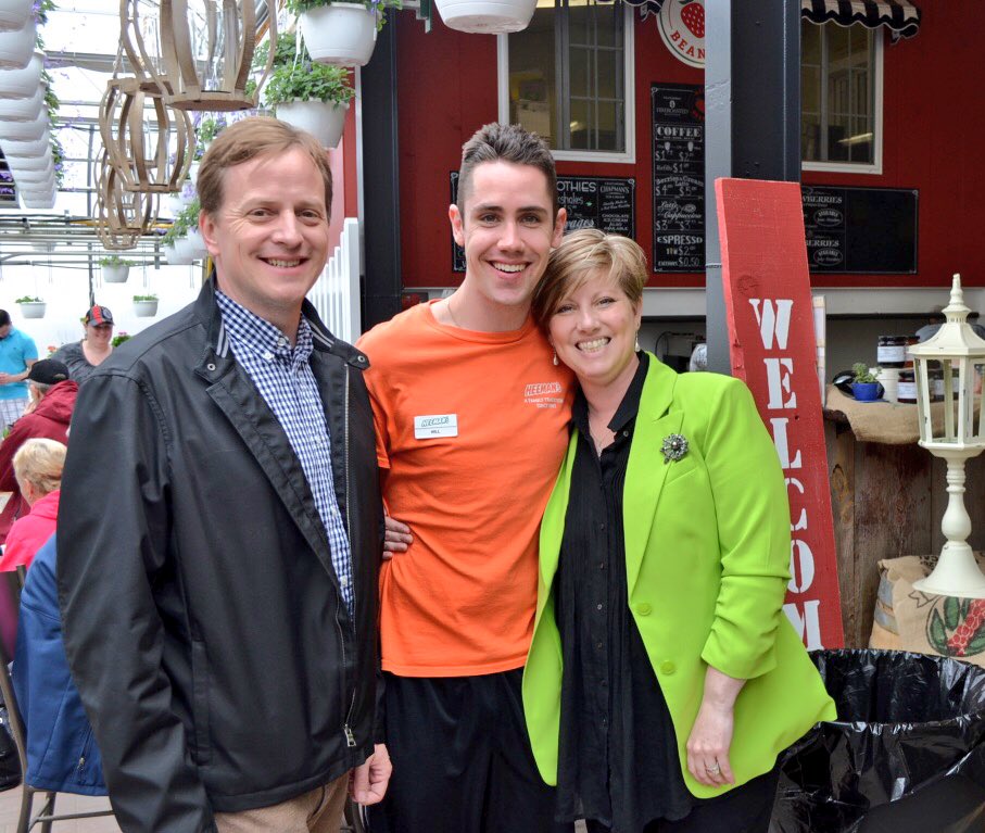 Heemans's tweet photo. Special thanks to our MP @karen_vecchio & MPP @JeffYurekMPP for coming to our #OpenHouse! #greatrepresentatives 😊 https://t.co/XD5AaiiJjL