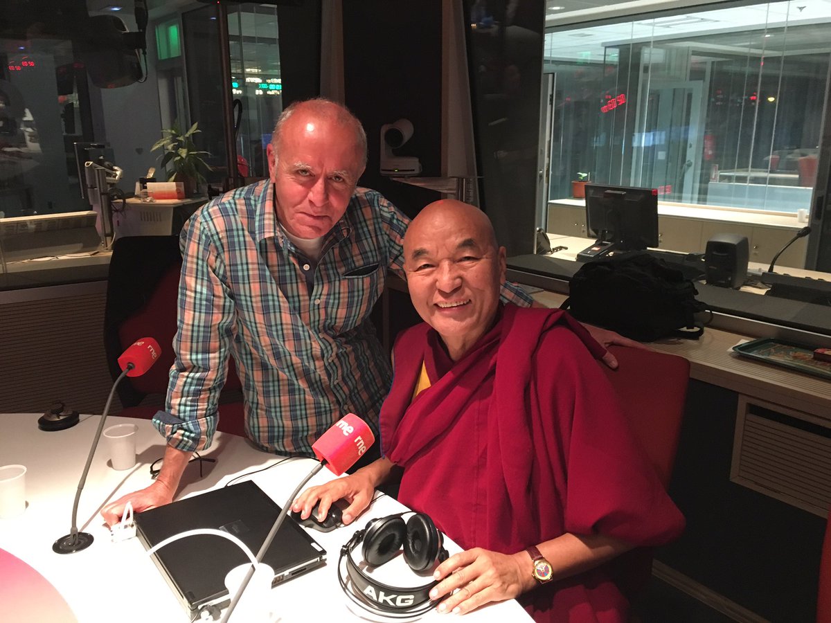eblancoradio's tweet photo. ¡No os lo perdáis! @ThubtenWangchen nos abre las puertas del Tibet junto a @jordicarot y José Sáenz de Heredia. https://t.co/UOfNAKGTKZ