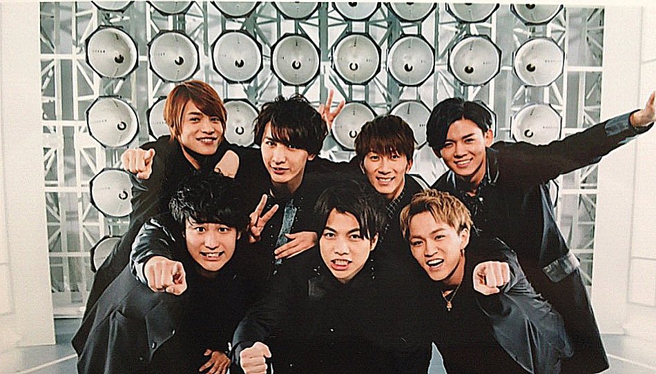 fryuuuuu_'s tweet photo. げるげと撫で肩に挟まれてるのが俺。#RTしたnrさんで気になった人お迎え っていうタグに興味が湧いたからやってみる。ただそれだけ。友達なんか100人もいりません。とにかくああだこうだ言う前に繋がってみましょう。これ大事。 https://t.co/lqkcUuw8ST