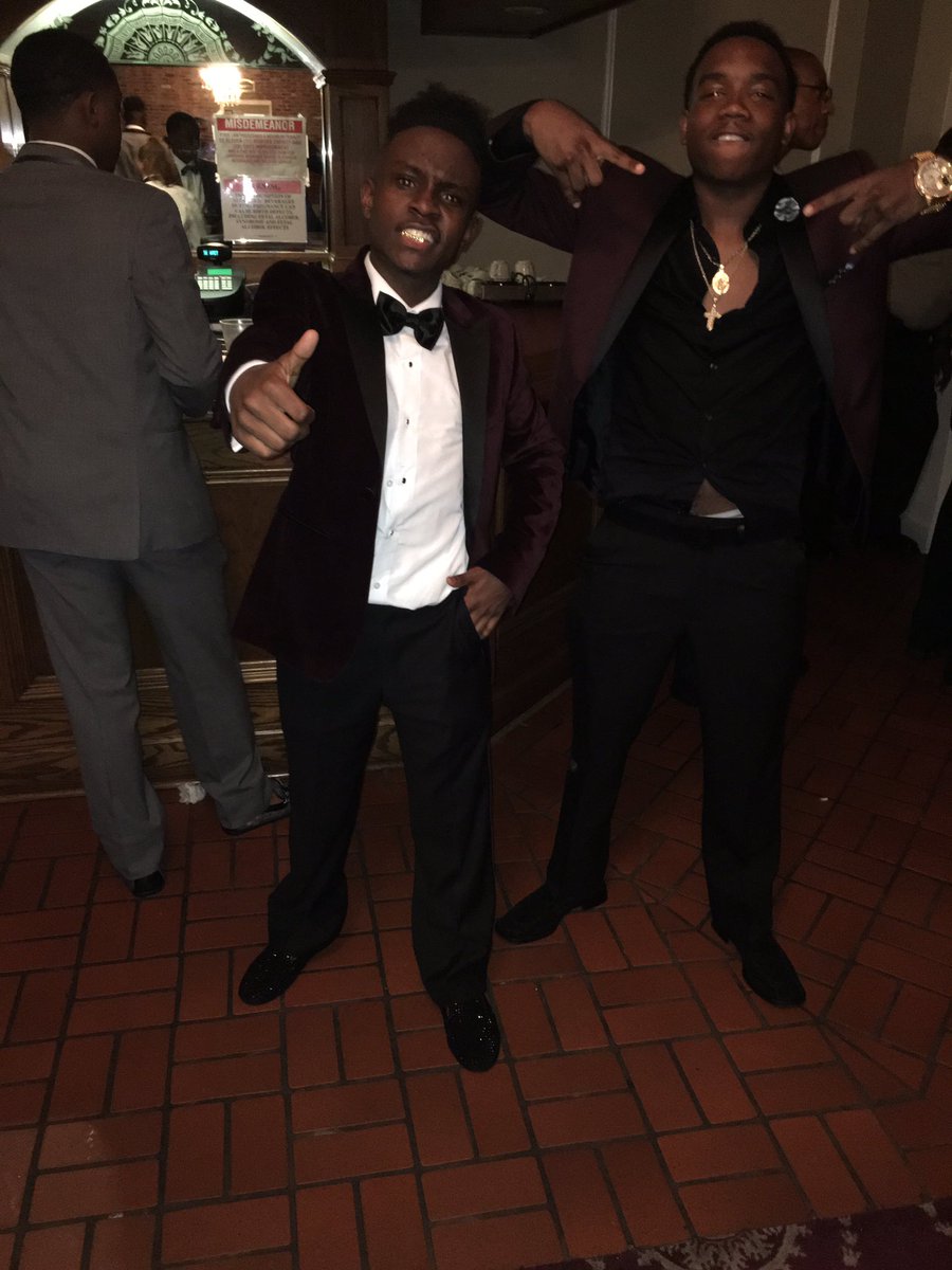 Finessinjordan's tweet photo. If you ain't from our hood๐๐พstay tf from here๐๐ธ๐๐๐พโ๏ธ@lul_justin
#PressureofthePack https://t.co/hOZ1uAitkM