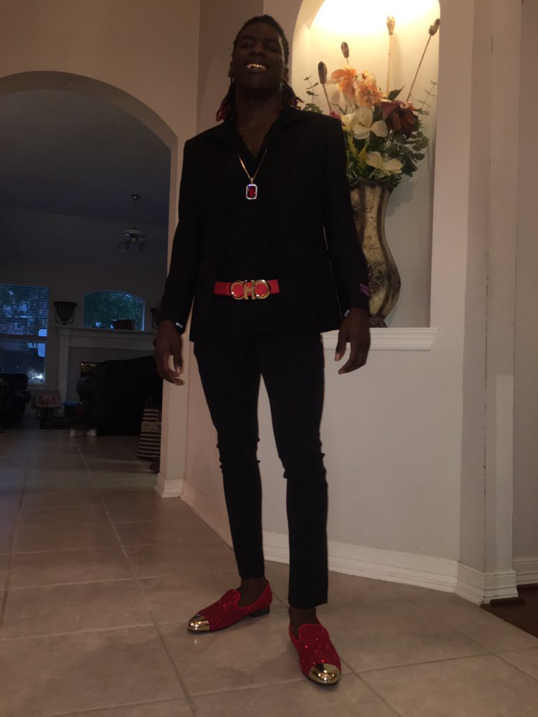 SENSAITAUGHTEM's tweet photo. WE STILL HOOD THO #SummercreekProm2016 https://t.co/BzTWi0LbsO