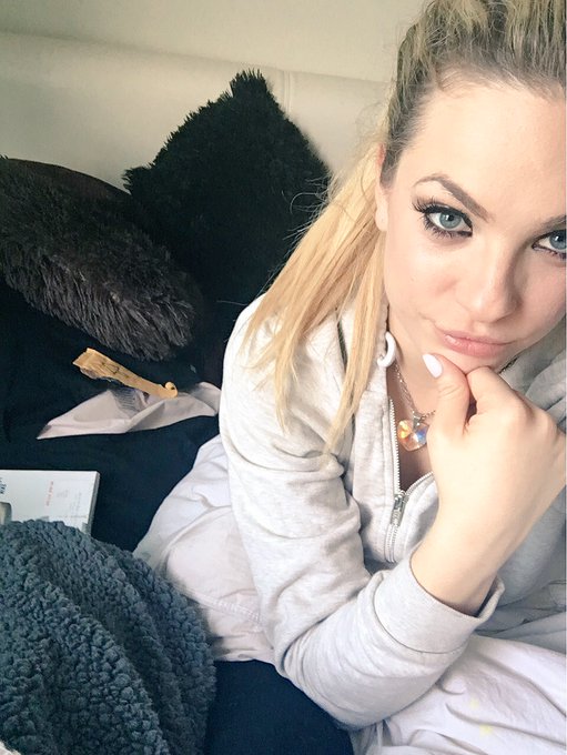 My bed is so comfy rn. 😋 https://t.co/2373iC1DuK<a href="/tag/onmfc"class="tags"><span>#onmfc</span></a>