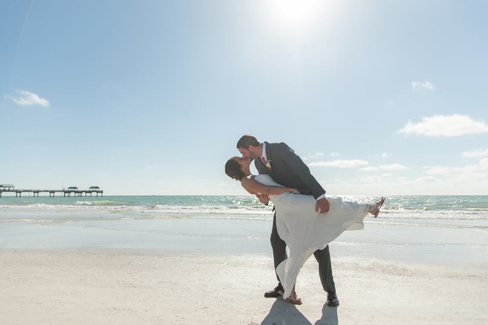 AlterationsCait's tweet photo. What else do you need when you have sun, sand, and a beautiful #CEBride? Photo: @Garrettfrandsen #floridabride https://t.co/zlYdxFC0Ux