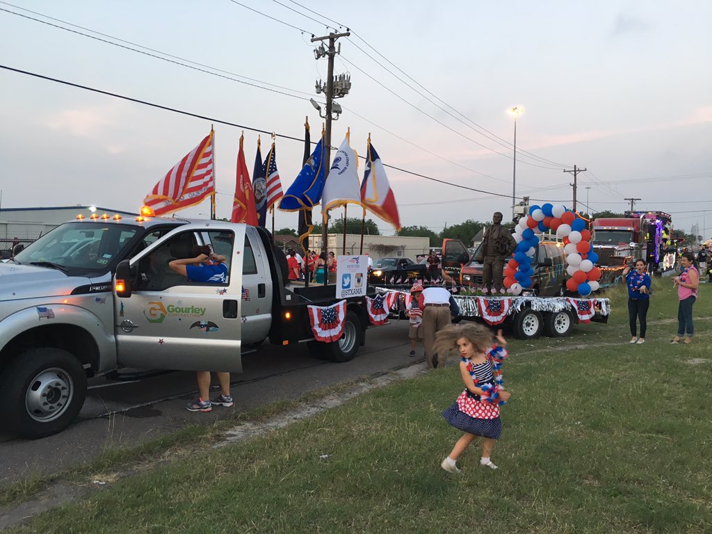 STXAMA's tweet photo. Here we go, #CorpusChristi! Happy @BucDays! https://t.co/T1vkLNtaa8