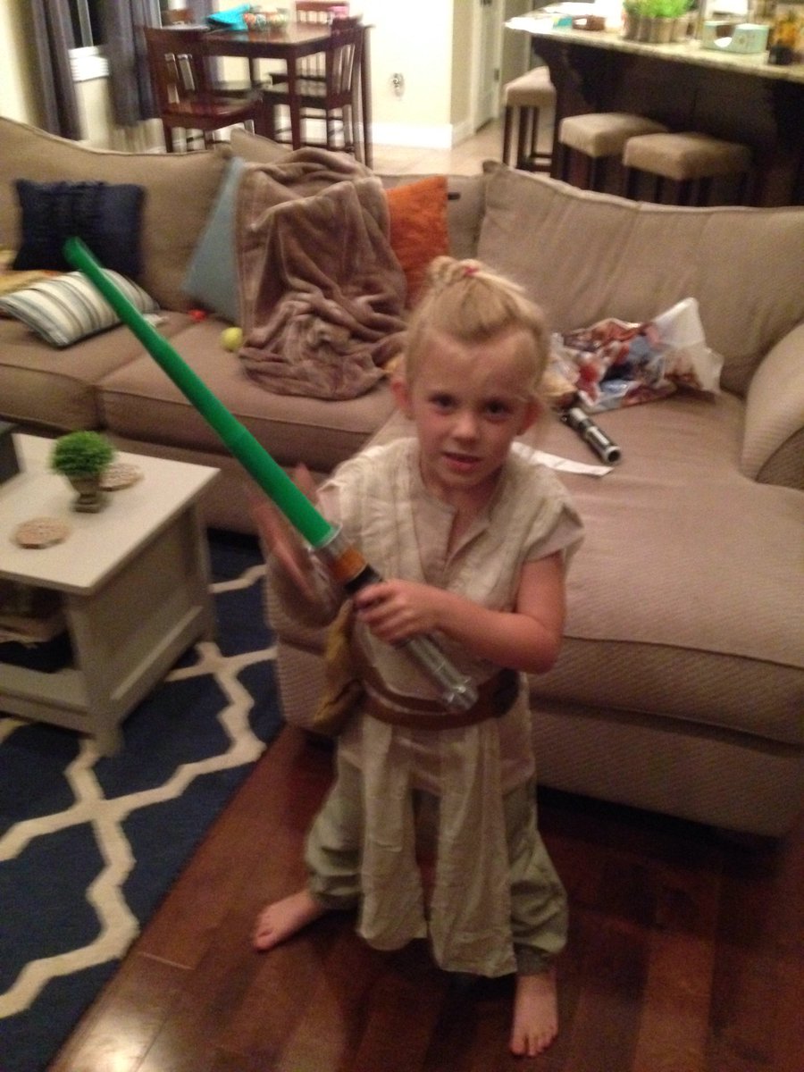 jayksp's tweet photo. This is Saturday night!!! Star Wars https://t.co/JqjNiNtdcz