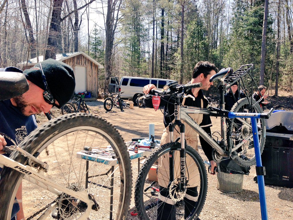 ExplorersTread's tweet image. Happening at the Lindsay tract, bike tune ups and a BBQ! #MTB #support #rideforheart