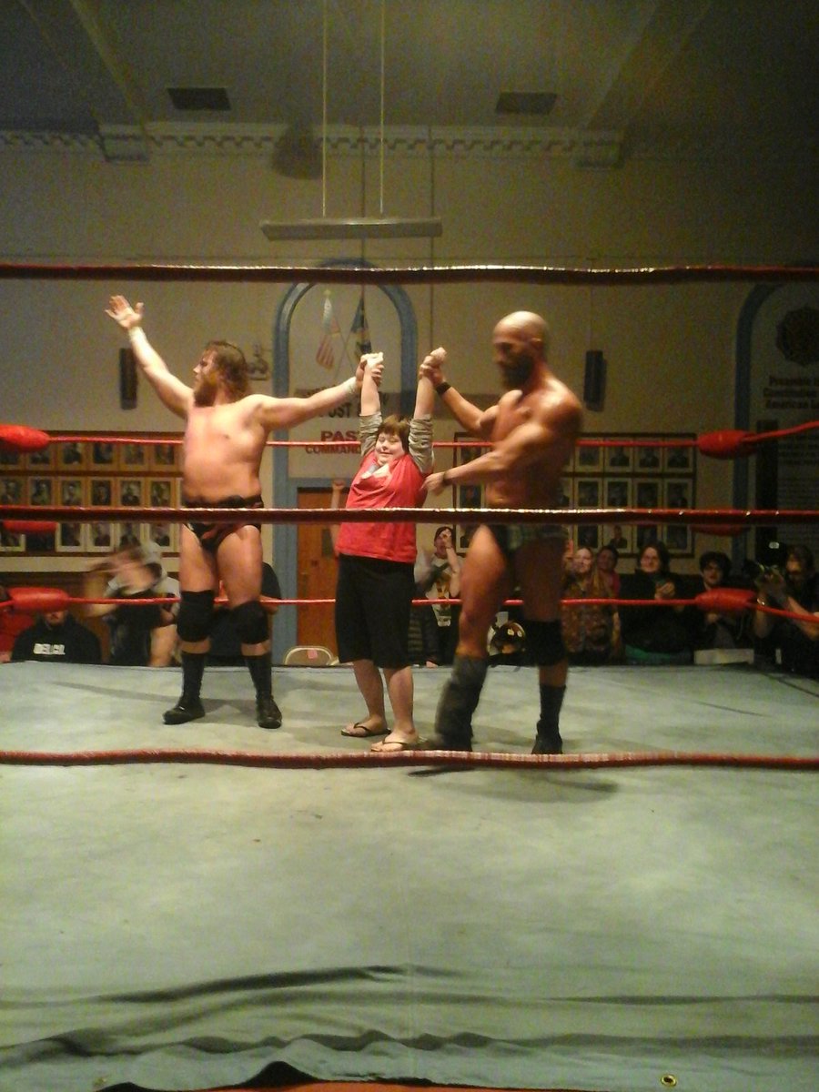 3ropeslive's tweet photo. @JoeGacy @ProjectCiampa  with our biggest fan Juice @XciteWrestling @3ropesdotcom https://t.co/QvrpcBlVvk