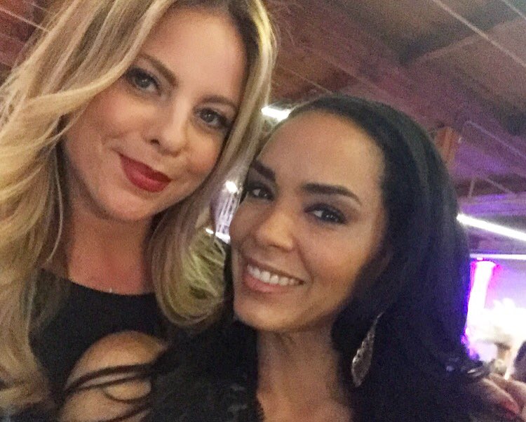 AmyVanderoef's tweet photo. Quick 📸 with my girl @DawnNeufeld before I hit the stage to host @TheDiamondGala #EveryoneMatters @evergreenls https://t.co/BU741rPlxN