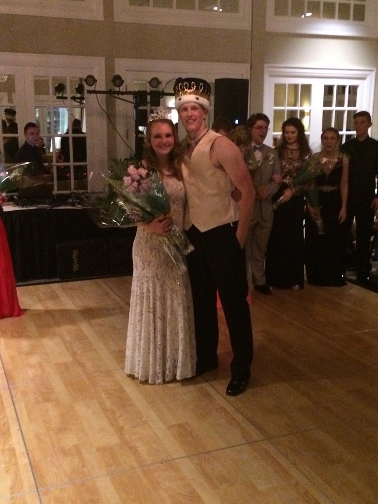 plugprincipal's tweet photo. The King and Queen.  #sparkplugprom2016 https://t.co/3W59kCPQnR