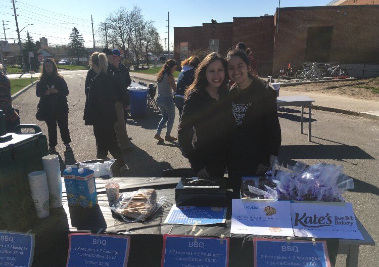 sssinteractclub's tweet photo. The garage sale was a HUGE SUCCESS! Thank you so much to everyone who donated and shopped. More pictures to come!🐯❤️ https://t.co/zpAY8lJUcD