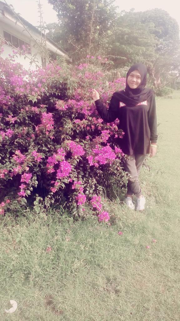 yazmiene_99's tweet photo. #hunpot #erlin #gimanHouseAgain #Mokihilang #senja #fitriPlans #happyDay https://t.co/TCyclMiqye