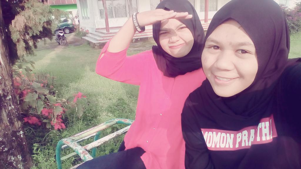 yazmiene_99's tweet photo. #hunpot #erlin #gimanHouseAgain #Mokihilang #senja #fitriPlans #happyDay https://t.co/TCyclMiqye