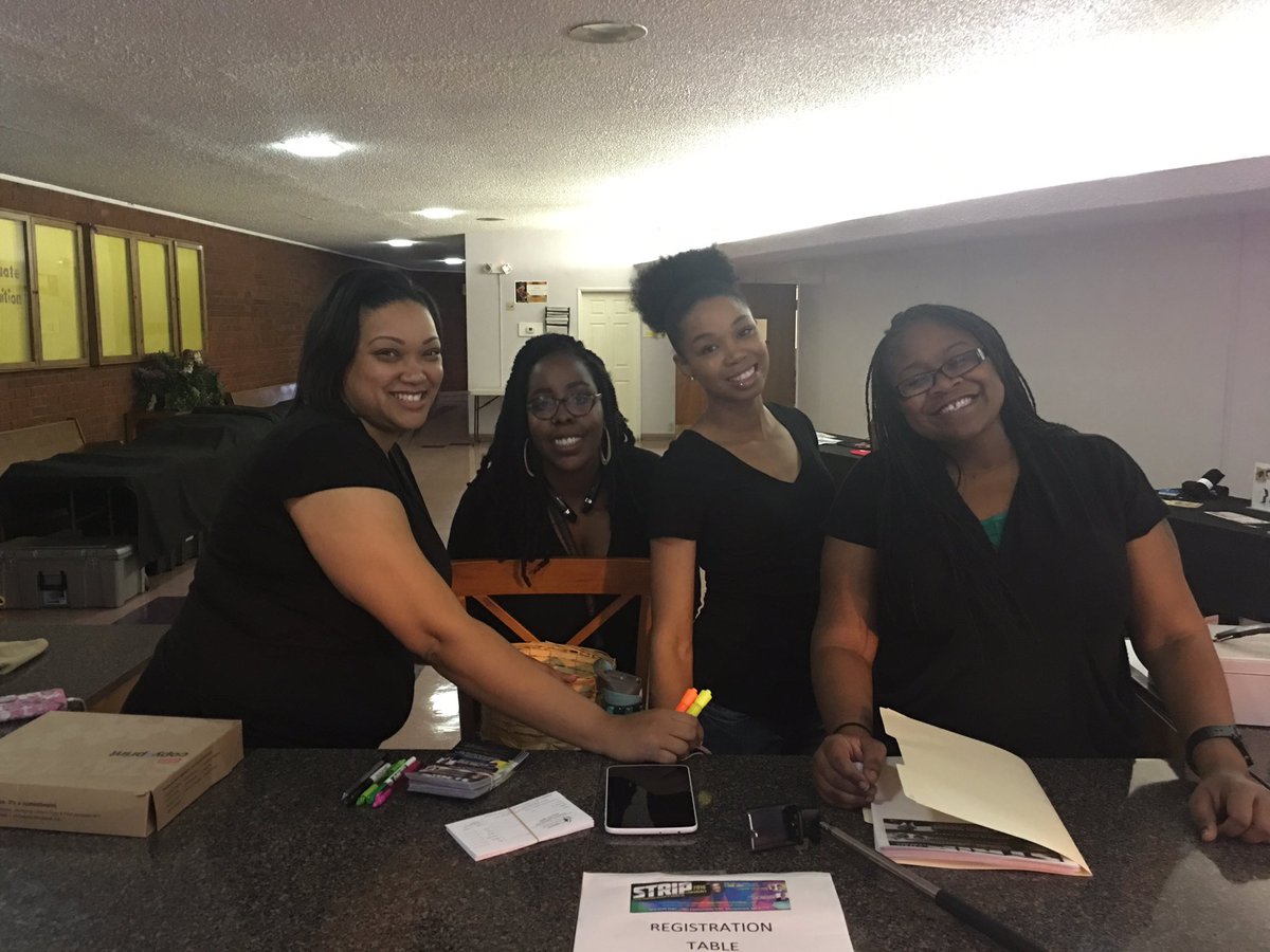 Kcampbellco's tweet photo. @bishopnm @gateway2promise @SimplyChalet @M_isaiah_evans #mhmfstrip2016 the #team https://t.co/RBAmWLGfIf