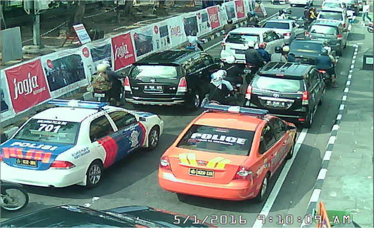 JogjaUpdate's tweet photo. #jogja | 09.07 masa #mayday mulai bergerak memasuki jl malioboro https://t.co/KBbjHTa1QW