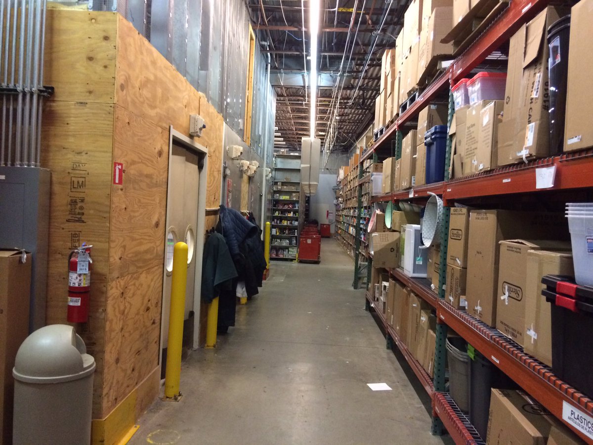 ChristmanChase's tweet photo. I'll take it on my closing shift 😎Looking clean heading into a new month! #mayisours #868in2016 https://t.co/MNYUYP0F7Z
