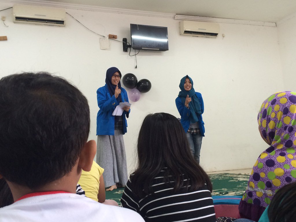 Penyuluhan gizi pada anak-anak dari <a href="/KAIN_PsiUP/">Kami Untuk Indonesia</a> pada acara "Care &amp; Give" 😆😆😆