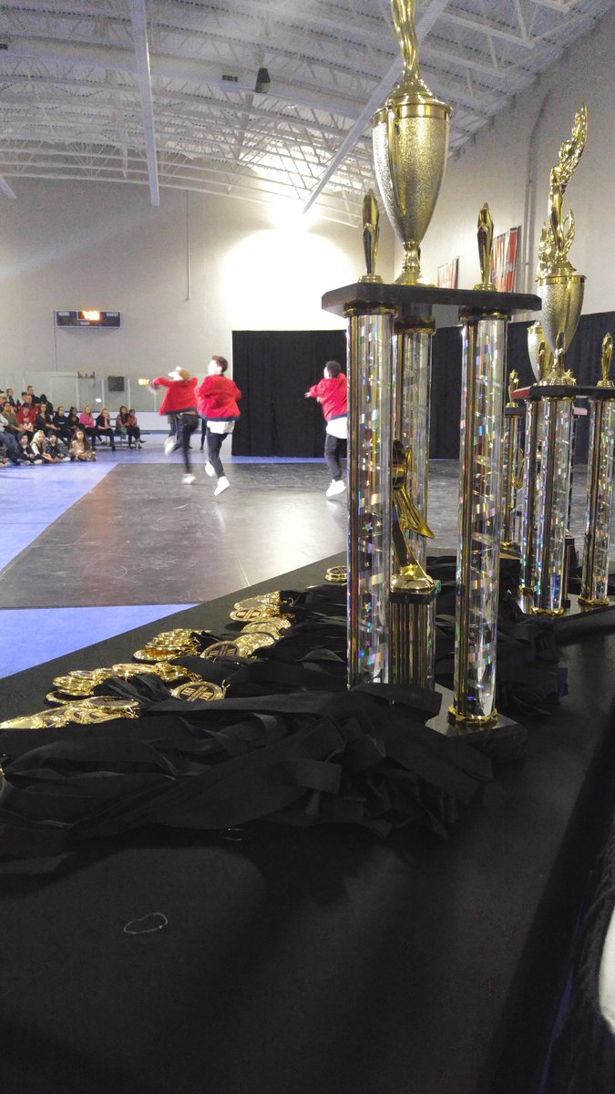 NextLevelHipHop's tweet photo. Throwdown is on!!! Got some bling to give out tonight! #hiphop https://t.co/LVGqj8nINx