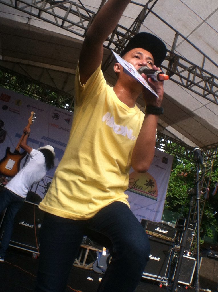 harimareza's tweet photo. Tausiah @allayerror At SMA 75 Jakarta Utara. #Pensi #SMA75 #30April2016. Cc: @Nordencloth ☕️💀 https://t.co/2DNzFofkYq
