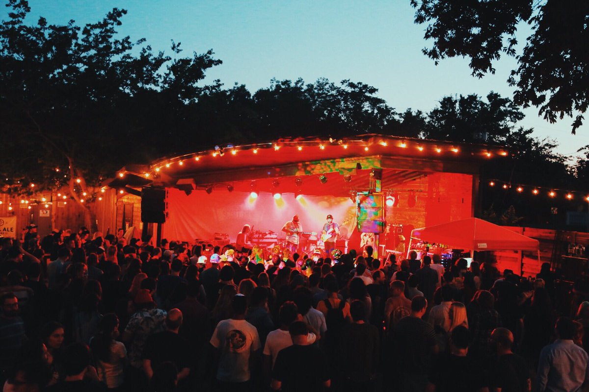 LEVITATION's tweet image. Mild High Club at @ScootInnATX

Photo: Jackie Young