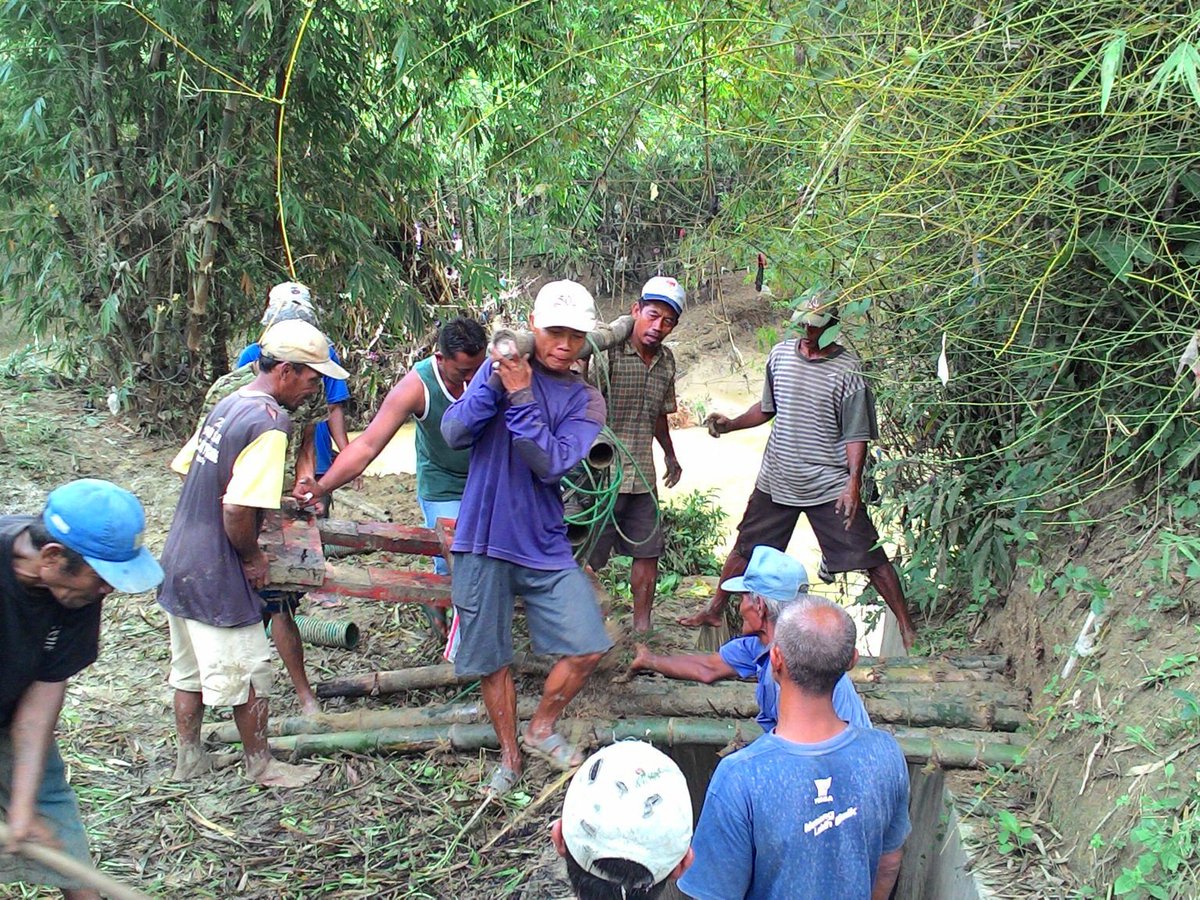 Gotong Royong Warga Desa Beran, Blora Memindahkan Pompa Air Umum
Luar Biasaa
<a href="/info_Blora/">INFO BLORA</a> @HumasBlora <a href="/ganjarpranowo/">Ganjar Pranowo</a>