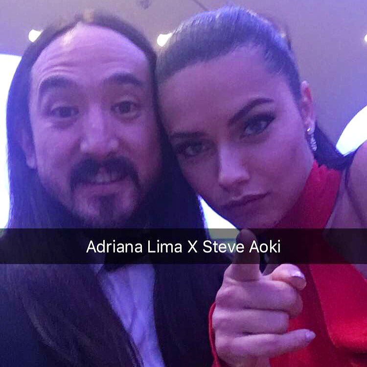 Selfie w/ the 👸🏼 Queen @adrianalima #whitehousecorrespondentsdinner https://t.co/fcQq1E2s56