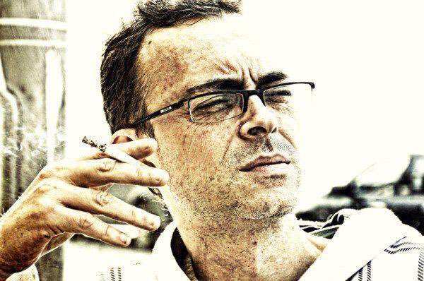 Aklımdasın diyen balıklar, ömrümsün diyen kelebekler gördüm. 

Küçük İskender