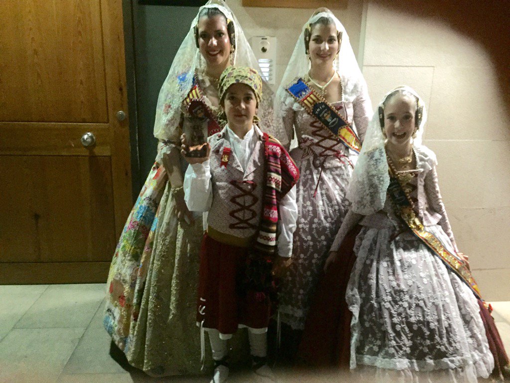 Fallamercat's tweet image. Besamans 2016! @MarinaRubioR @OlgaaRubiio