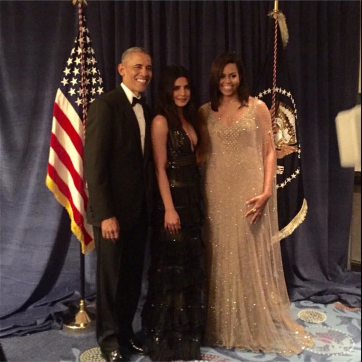 gulmoharrr's tweet photo. PC is slaying each bit of tonight ๐ญโค๏ธ #WHCD #PCForPresident @priyankachopra @POTUS @FLOTUS https://t.co/yppXR3RCRU