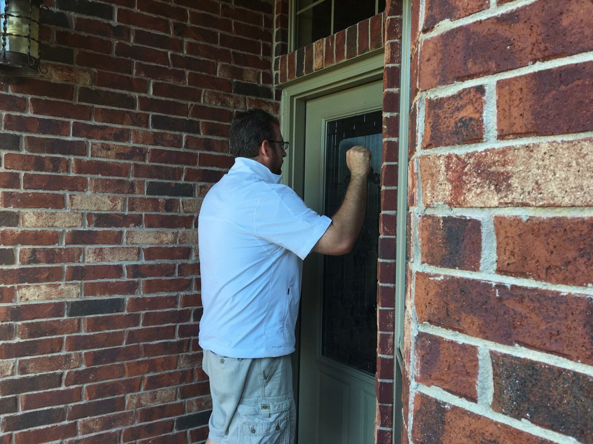 VoteEricHall's tweet photo. It was a great day on Ada doors.  Many thanks to everyone who opened up and took the time to visit! #ada #eh13 https://t.co/hbdg8srhXT