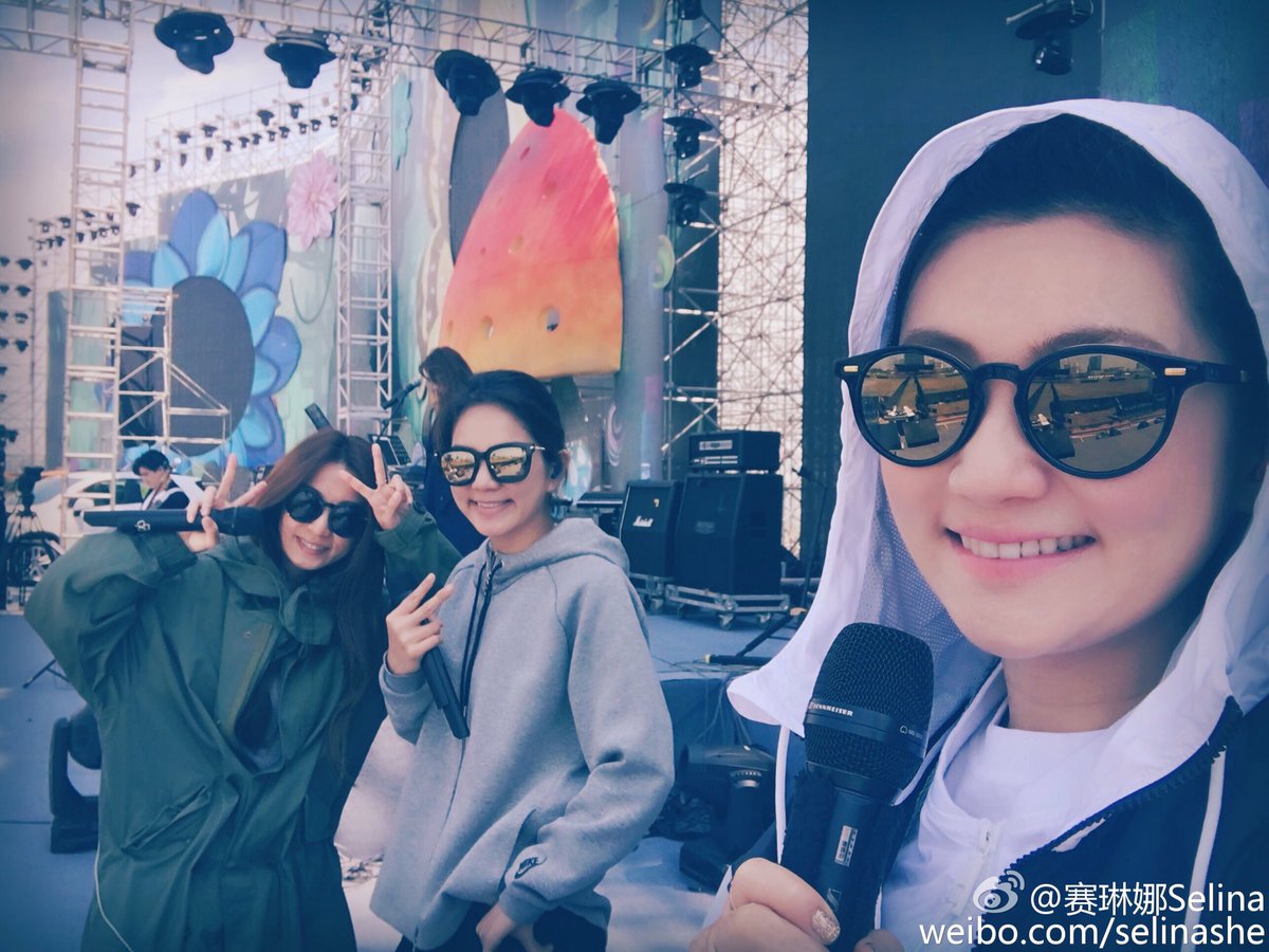 mbbl24's tweet photo. 晚上直播等妳們 ☺️

#SpringWave2016 #我萱 https://t.co/GzQ5UnyMsa