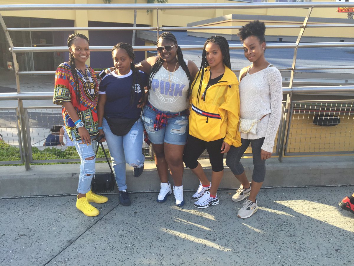 JKayyyy_'s tweet image. #GradBash2k16🔥😜 had a good ass time 😎