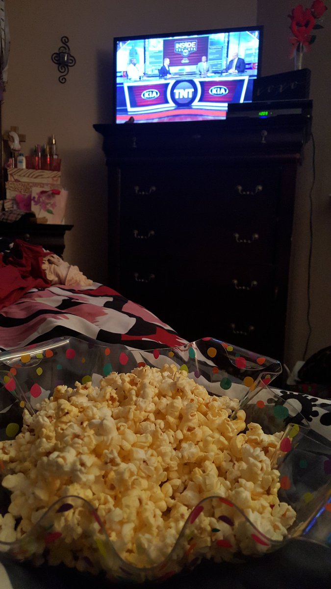Nikki_00's tweet photo. What do I do when I get home from the #Spurs game? Make popcorn and watch #InsideTheNBA @NBAonTNT #ILoveDVR https://t.co/6z9eCrVgRI