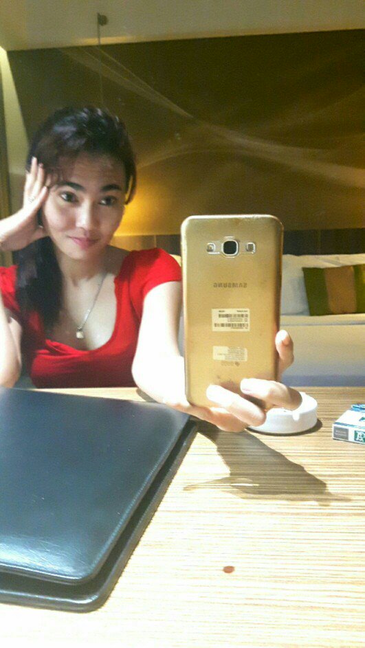 AgenIGO's tweet photo. Narsis siang2 dimana tuh... 
Yg sederhana begini yg #greget

Neng chacha namanya
#igo
#asiangirl
#beautifull https://t.co/hdlpvPtybV