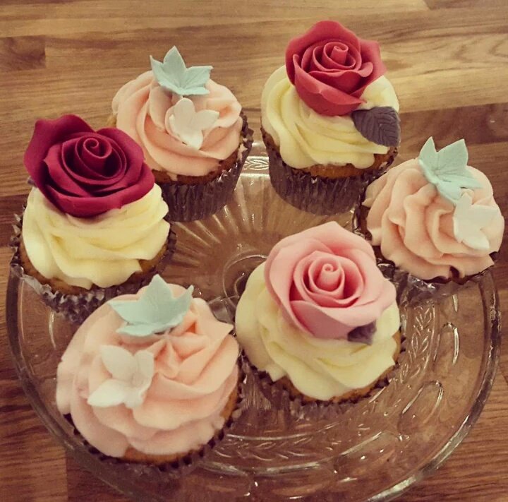 EC2EDENTESIAST's tweet photo. 🌸 I just love these cake hehe. 🌸 https://t.co/IlT7kvUw3p