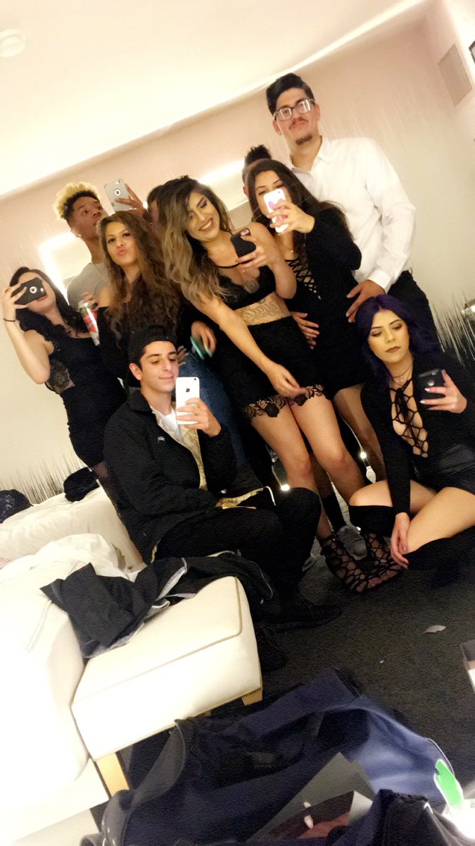 FaZeRug's tweet photo. Last night in Vegas 😭 https://t.co/qR1JHqJX3Z