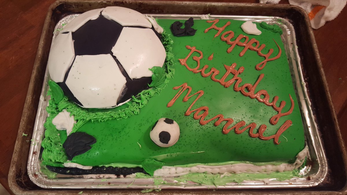 pinkribbonswts's tweet photo. soccer cake https://t.co/zq4DsSDoGY