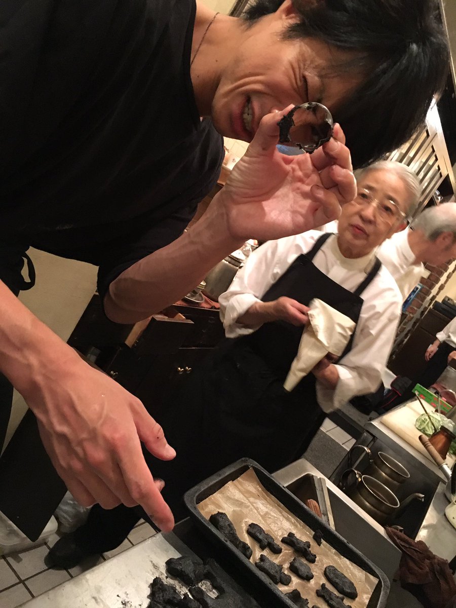 来週の【学宴】に向け
黒いアレをアレする特訓
師匠はアコリットのママ様