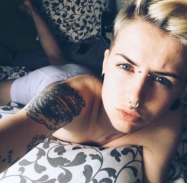 °˖✧◝(σﾉ､σ)人(ㅎ_ㅎ)◜✧˖°
New RP♡
•Logan•
~Gay~
DaddyAsf
°˖✧◝(σﾉ､σ)人(ㅎ_ㅎ)◜✧˖°

RT?